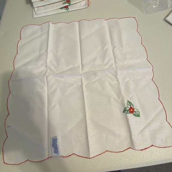 VTG Placemats Holiday Christmas Napkins Cotton Appliqué Flower Embroidery 8pcs - Picture 9 of 10